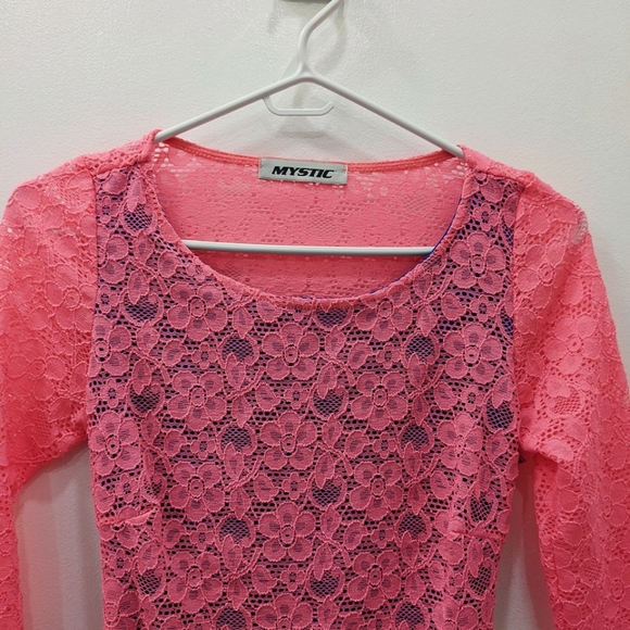 Mystic pink lacy, figure flattering dress - S - Picture 2 of 4